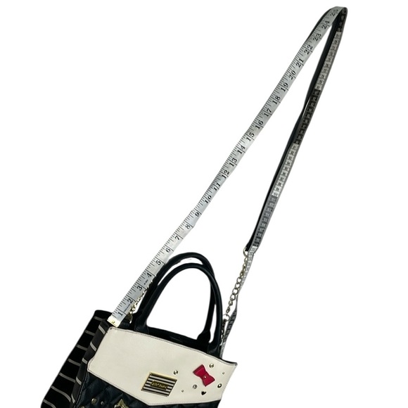 Betsey Johnson Shoulder Bag/ Satchel w/Removable Gold Chain Strap - Picture 12 of 16